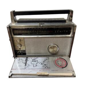 Zenith trans oceanic FM AM radio Royal 3000-1